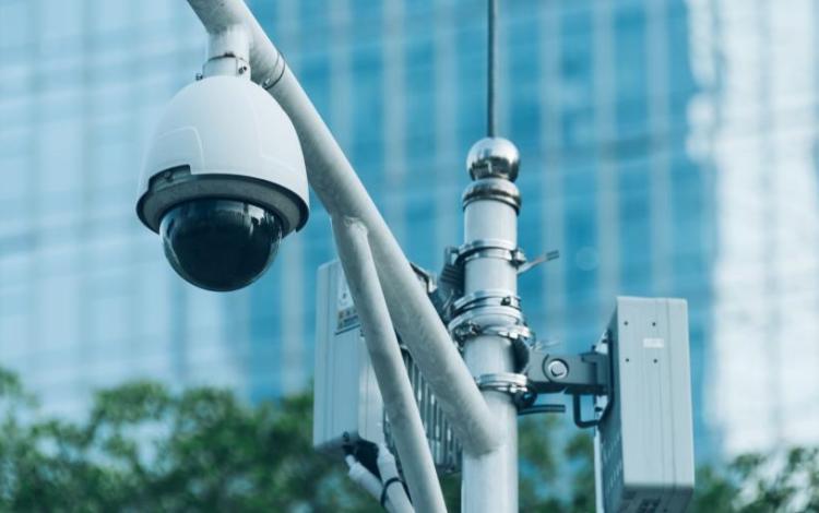 كاميرات مراقبة شوارع كاميرات مراقبة شوارع | تعبيرية Freepik