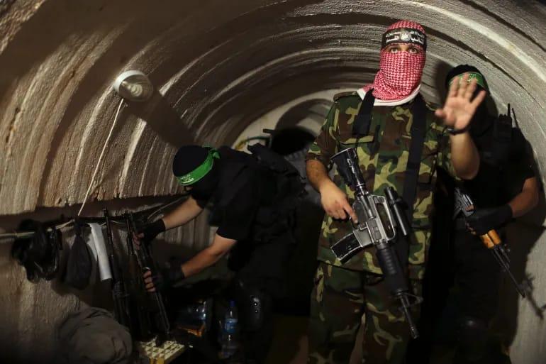 من داخل أحد أنفاق المقاومة في غزة من داخل أحد أنفاق المقاومة في غزة