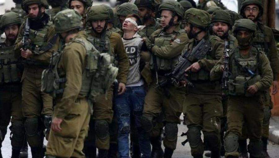 جنود الاحتلال يعتقلون الطفل الفلسطيني فوزي الجنيدي 2017 جنود الاحتلال يعتقلون الطفل الفلسطيني فوزي الجنيدي 2017