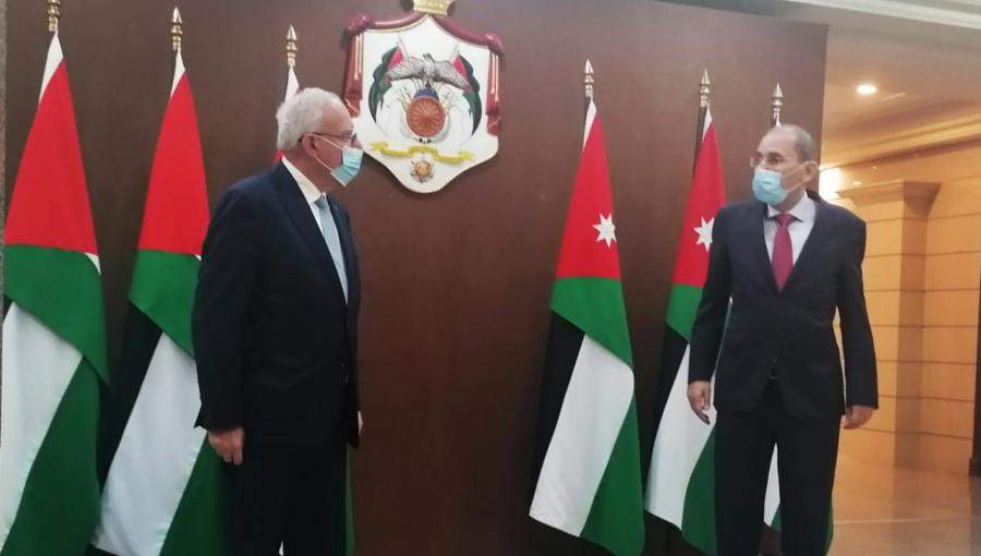 أيمن الصفدي ونظيره الفلسطيني رياض المالكي عمّان 23 أذار 2021 أيمن الصفدي ونظيره الفلسطيني رياض المالكي عمّان 23 أذار 2021