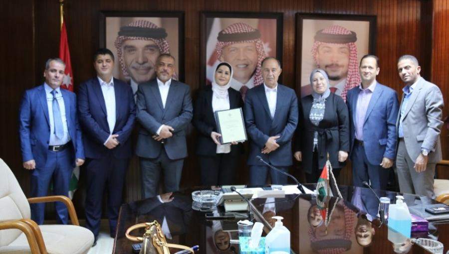 توقيع اتفاقية تأهيل شبكات مياه في الشوبك بتمويل من USAID- عمّان 13 حزيران 2022 توقيع اتفاقية تأهيل شبكات مياه في الشوبك بتمويل من USAID- عمّان 13 حزيران 2022