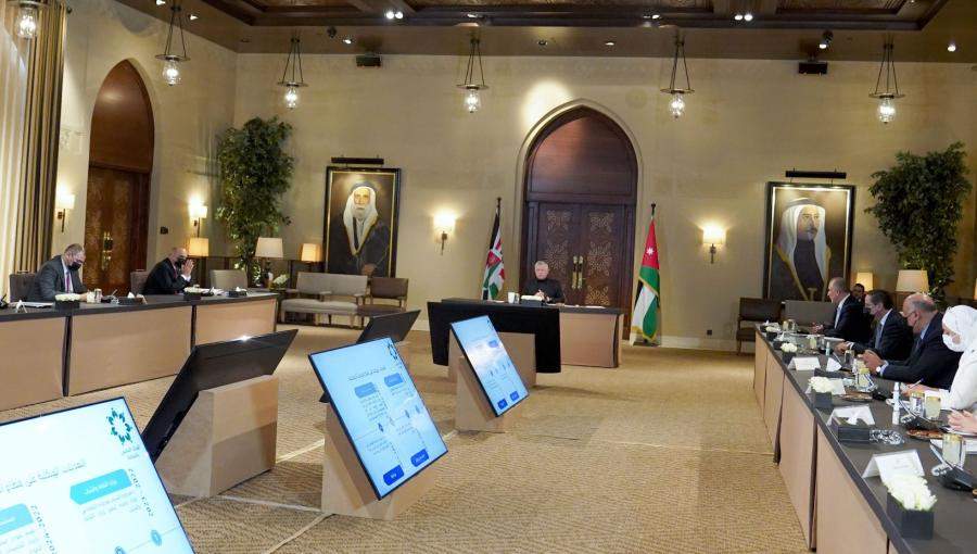 الملك عبدالله الثاني يستمع لرئيس وأعضاء لجنة تحديث القطاع العام بعد أن أنجزت مهامها - قصر الحسينية 31 تموز 2022 الملك عبدالله الثاني يستمع لرئيس وأعضاء لجنة تحديث القطاع العام بعد أن أنجزت مهامها - قصر الحسينية 31 تموز 2022