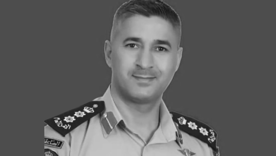 الشهيد عبد الرزاق الدلابيح نائب مدير شرطة معان الشهيد عبد الرزاق الدلابيح نائب مدير شرطة معان