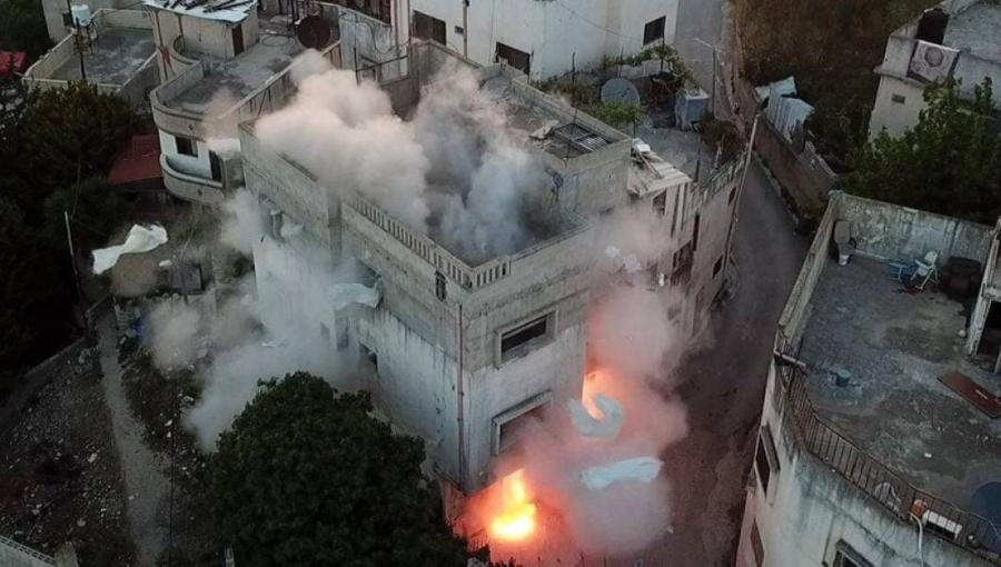 لحظة تفجير منزل الشهيد داوود دَرّس في مخيم دير عمار رام الله لحظة تفجير منزل الشهيد داوود دَرّس في مخيم دير عمار رام الله - 28 تشرين الثاني 2023