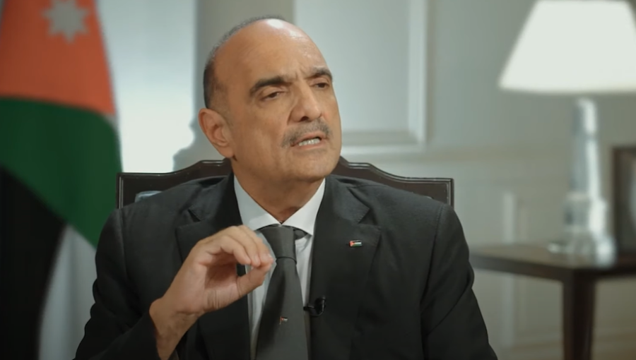 رئيس الوزراء الأردني بشر الخصاونة خلال مقابلته على قناة العربية 21 تشرين الثاني 2023 رئيس الوزراء الأردني بشر الخصاونة خلال مقابلته على قناة العربية 21 تشرين الثاني 2023