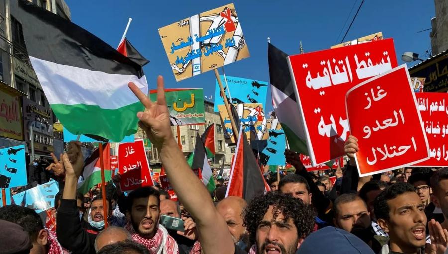 مظاهرات في الأردن تطالب بقطع العلاقات مع إسرائيل مظاهرات في الأردن تطالب بقطع العلاقات مع إسرائيل