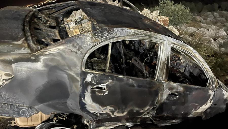 مركبة محترقة جراء هجوم المستوطنين على بلدة قراوة بني حسان في سلفيت - 2 كانون أول 2023 مركبة محترقة جراء هجوم المستوطنين على بلدة قراوة بني حسان في سلفيت - 2 كانون أول 2023