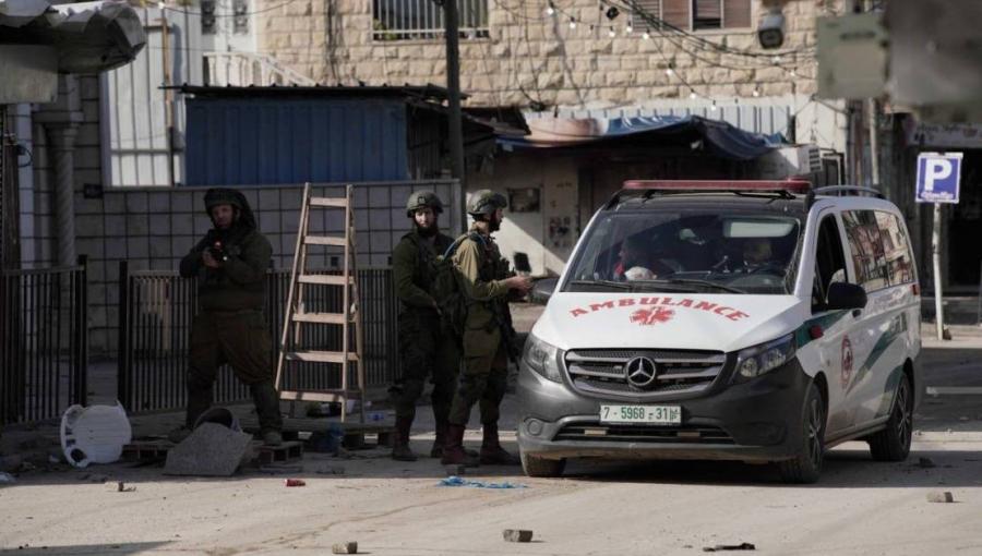جنود الاحتلال يعيقون سيارة إسعاف في جنين جنود الاحتلال يعيقون سيارة إسعاف في جنين 14/12/2023 | المصدر: شبكة القدس الإخبارية