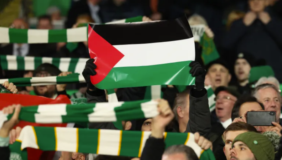 جماهير سلتيك ترفع الأعلام الفلسطينية | المصدر: الجزيرة نت جماهير سلتيك ترفع الأعلام الفلسطينية | المصدر: الجزيرة نت