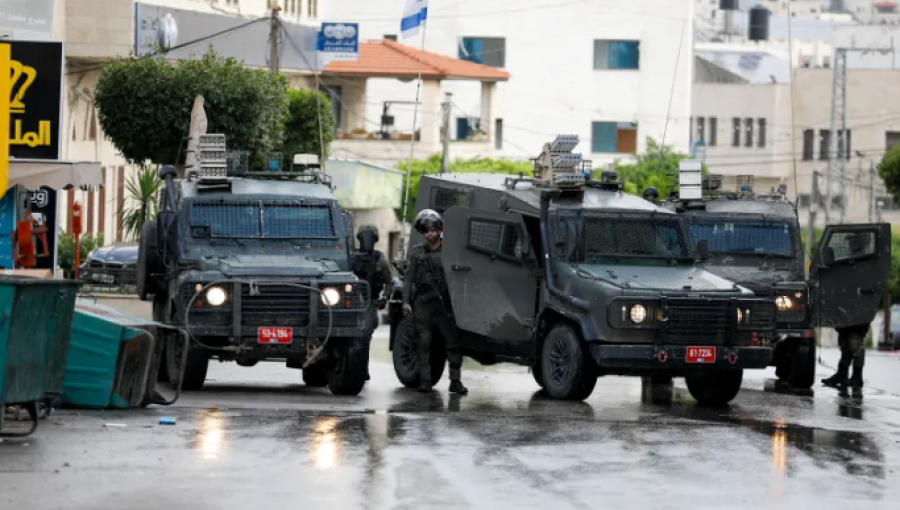 آليات الاحتلال خلال اقتحام سابق في الضفة الغربية آليات الاحتلال خلال اقتحام سابق في الضفة الغربية | المصدر: رويترز