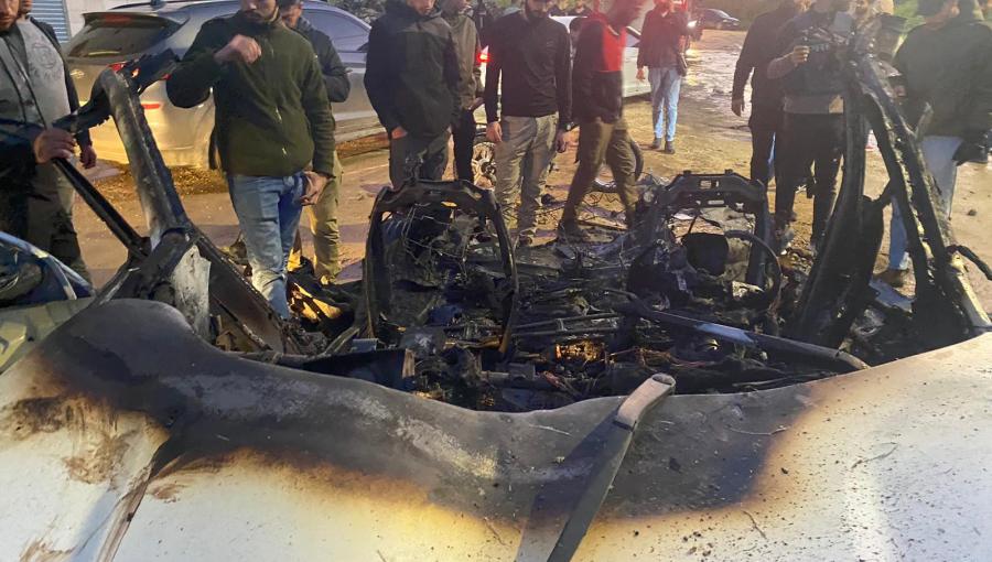 آثار الدمار التي طالت المركبة إثر استهدافها بقصف طائرة مسيّرة للاحتلال في جنين آثار الدمار التي طالت المركبة إثر استهدافها بقصف طائرة مسيّرة للاحتلال في جنين 20/3/2024 |المصدر: وكالة وفا الفلسطينية