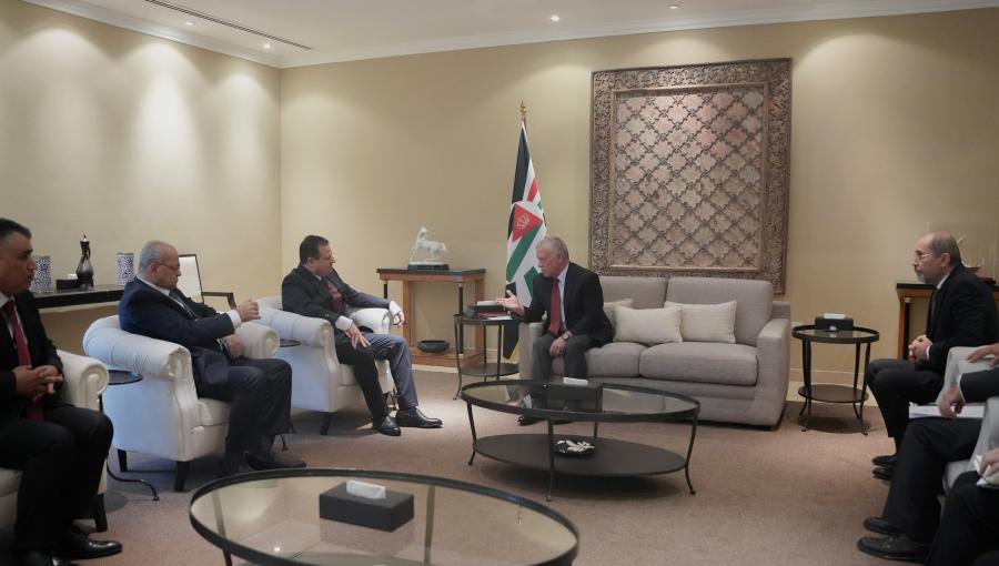 الملك عبد الله الثاني خلال لقائه رئيس قائمة الجبهة الديمقراطية والعربية للتغيير في الكنيست، عمّان الملك عبد الله الثاني خلال لقائه رئيس قائمة الجبهة الديمقراطية والعربية للتغيير في الكنيست، عمّان 4/3/2024 | المصدر: الديوان الملكي الهاشمي