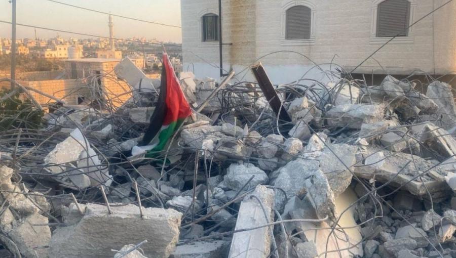 أنقاض منزل دمره الاحتلال في الضفة الغربية أنقاض منزل دمره الاحتلال في الضفة الغربية | المصدر: شبكة قدس الإخبارية