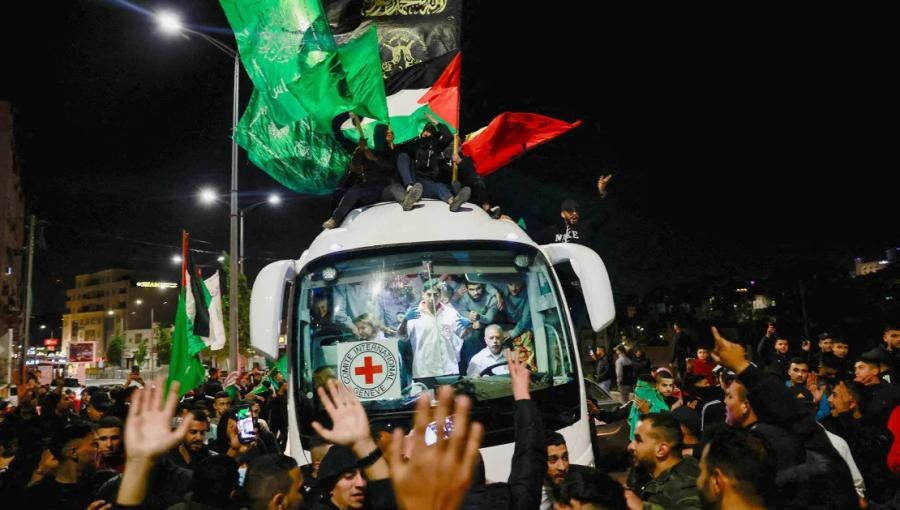 أسرى من الأشبال خرجوا من السجون بصفقة التبادل مع الاحتلال خلال معركة طوفان الأقصى أسرى من الأشبال خرجوا من السجون بصفقة التبادل مع الاحتلال خلال معركة طوفان الأقصى | المصدر: رويترز