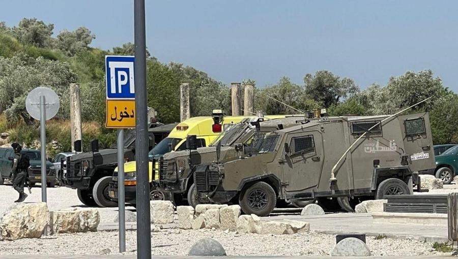آليات قوات الاحتلال تقتحم المنطقة الأثرية في بلدة سبسطية شمال غرب نابلس آليات قوات الاحتلال تقتحم المنطقة الأثرية في بلدة سبسطية شمال غرب نابلس 25/4/2024 | المصدر: فلسطين بوست