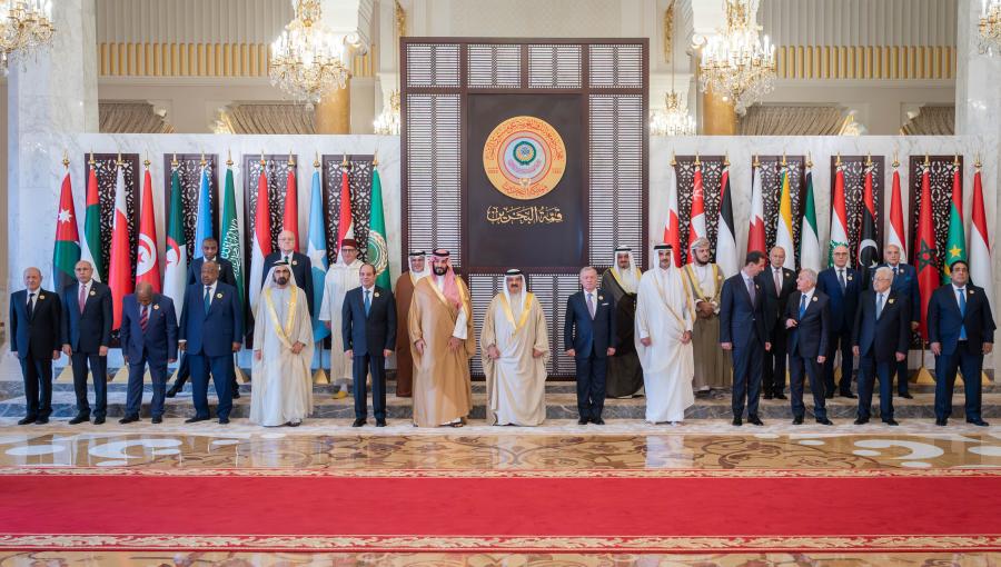 الملوك والأمراء المشاركون في القمة العربية بدورتها العادية 33 في البحرين الملوك والأمراء المشاركون في القمة العربية بدورتها العادية 33 في البحرين 16/5/2024 | المصدر: الديوان الملكي الهاشمي