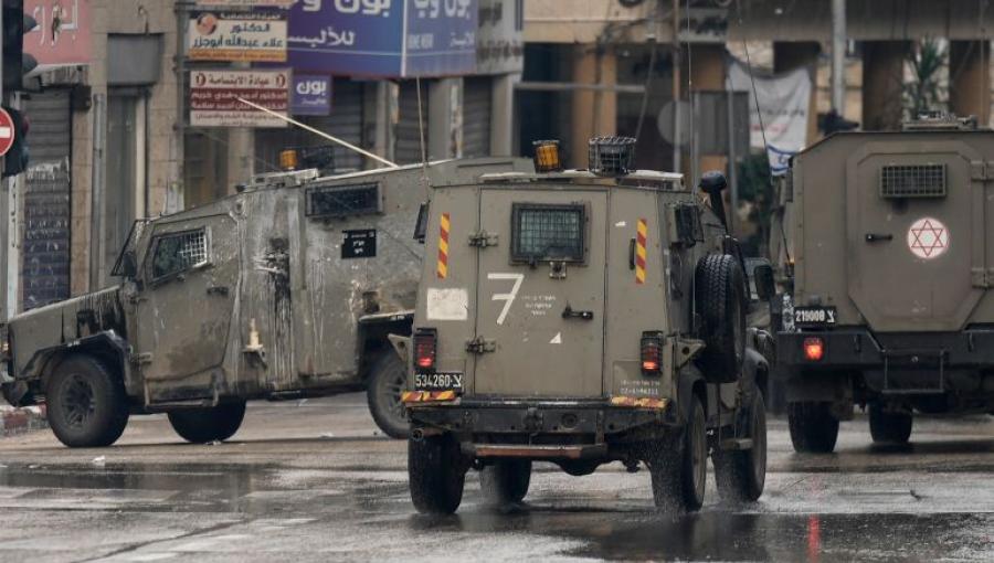 اقتحام الضفة الغربية آليات الاحتلال خلال اقتحام سابق لمدينة نابلس في الضفة الغربية | المصدر: أسوشييتد برس