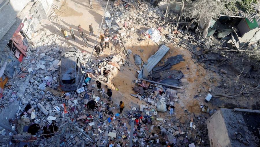 آثار الدمار التي خلفها قصف الاحتلال الإسرائيلي على منزل في رفح جنوب قطاع غزة آثار الدمار التي خلفها قصف الاحتلال الإسرائيلي على منزل في رفح جنوب قطاع غزة | المصدر: رويترز