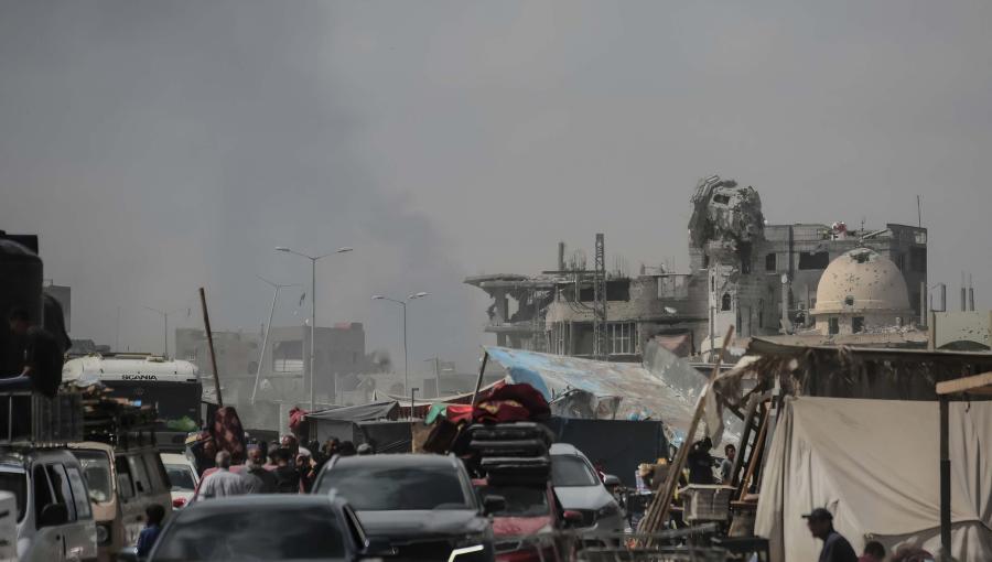 فلسطينيون ينزحون من مدينة خانيونس بجنوب قطاع غزة فلسطينيون ينزحون من مدينة خانيونس بجنوب قطاع غزة | المصدر: وكالة الأنباء الفرنسية