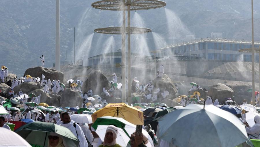 الحجاج على جبل عرفات الحجاج على جبل عرفات 15/6/2024 | المصدر: وكالة الأنباء الفرنسية
