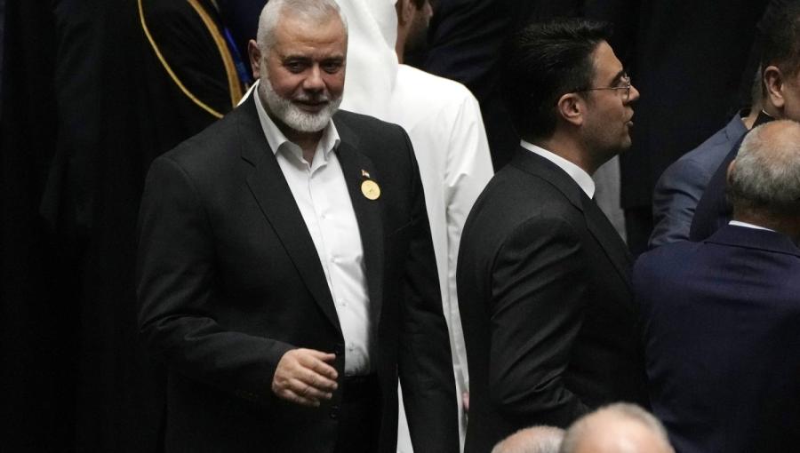 إسماعيل هنية في آخر ظهور له إسماعيل هنية في آخر ظهور له بالبرلمان الإيراني لحضور مراسم أداء اليمين للرئيس المنتخب حديثا مسعود بزشكيان بطهران | المصدر: أسوشييتد برس