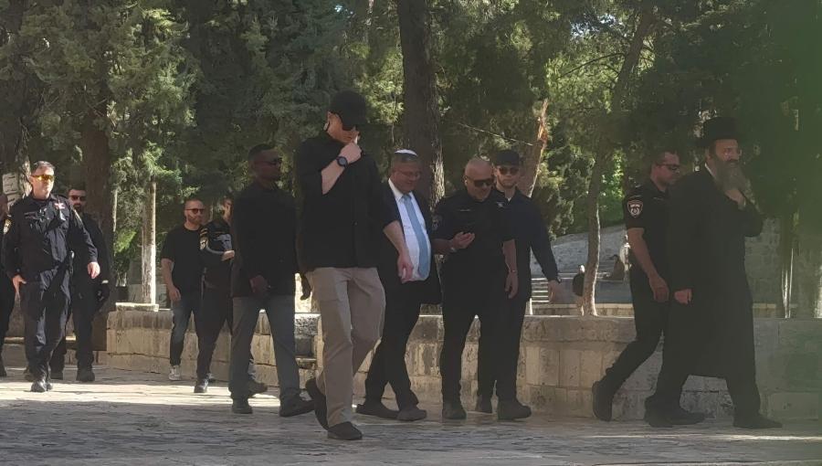 وزير أمن الاحتلال بن غفير خلال اقتحامه المسجد الأقصى المبارك وزير أمن الاحتلال بن غفير خلال اقتحامه المسجد الأقصى المبارك 18/7/2024