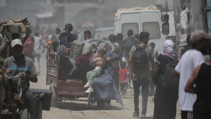 نزوح جماعي في خانيونس نزوح جماعي في خانيونس | المصدر: الأناضول