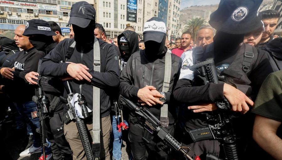 مقاتلون من عرين الأسود في نابلس أرشيفية لمقاتلين من عرين الأسود في نابلس | المصدر: رويترز