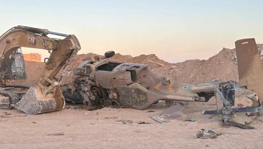 المروحية العسكرية الإسرائيلية التي تحطمت في رفح جنوبي قطاع غزة المروحية العسكرية الإسرائيلية التي تحطمت في رفح جنوبي قطاع غزة 11/9/2024 | المصدر: الجزيرة