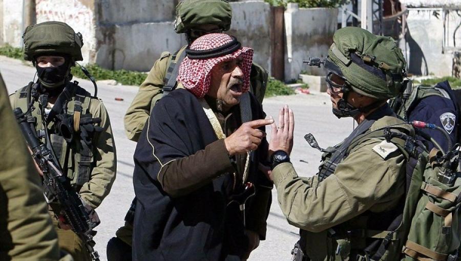 زياد أبو هليل الشهيد المسن زياد أبو هليل صاحب كلمة "بهمش" خلال تصديه لجنود الاحتلال في وقت سابق