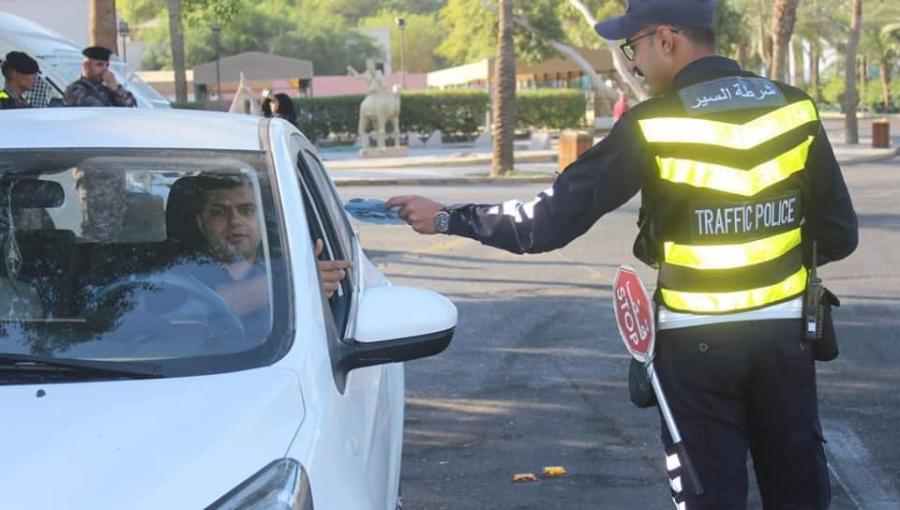 نقطة تفتيش على المركبات في احدى شوارع العاصمة | المصدر: صفحة إدارة السير نقطة تفتيش على المركبات في احدى شوارع العاصمة | المصدر: صفحة إدارة السير