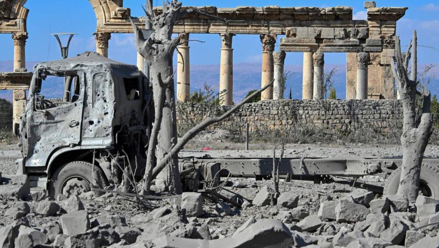 آثار الدمار في قلعة بعلبك إثر قصف الاحتلال آثار الدمار في قلعة بعلبك إثر قصف الاحتلال | المصدر: الوكالة الأوروبية للصور الصحفية