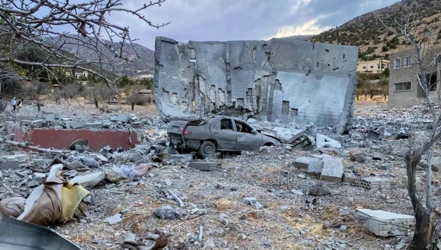 سيارة متضررة إلى جوار مبنى مدمر إثر غارة جوية إسرائيلية استهدفت قرية زغرين اللبنانية في منطقة الهرمل شرق لبنان سيارة متضررة إلى جوار مبنى مدمر إثر غارة جوية إسرائيلية استهدفت قرية زغرين اللبنانية في منطقة الهرمل شرق لبنان 10/112024 | المصدر: وكالة الأنباء الفرنسية