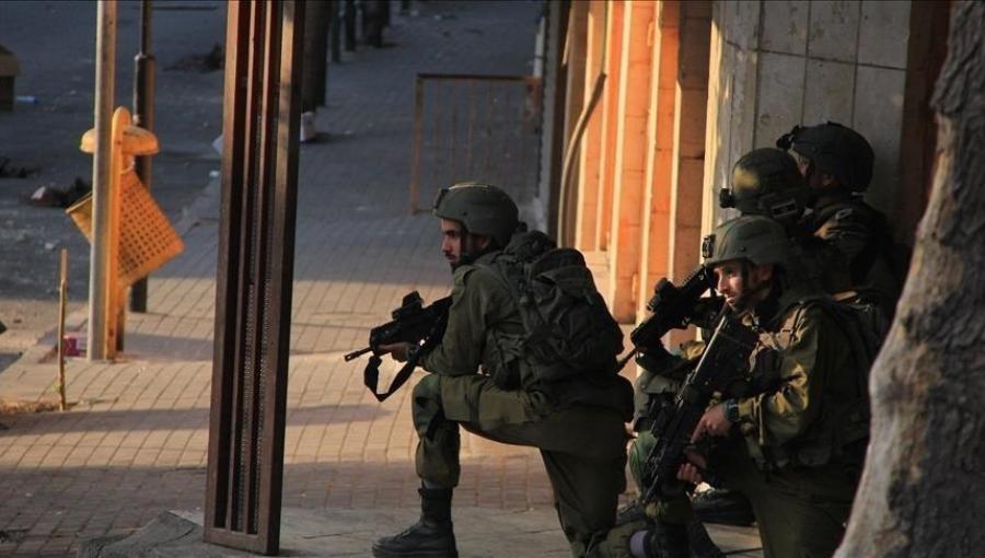 جنود من جيش الاحتلال مدججون بالسلاح خلال أحد الاقتحامات السابقة في الضفة | المصدر: الأناضول جنود من جيش الاحتلال مدججون بالسلاح خلال أحد الاقتحامات السابقة في الضفة | المصدر: الأناضول