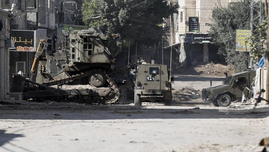 مدرعات وآليات الاحتلال خلال عدوانها على جنين 6/11/2024 | المصدر: وكالة وفا الفلسطينية مدرعات وآليات الاحتلال خلال عدوانها على جنين 6/11/2024 | المصدر: وكالة وفا الفلسطينية