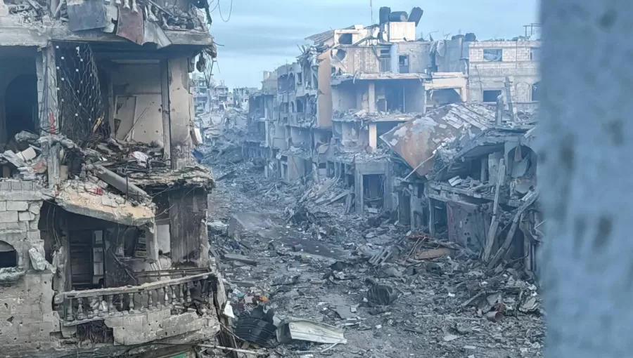 آثار الدمار في منازل فلسطينية جراء غارات إسرائيلية في بيت لاهيا شمال قطاع غزة آثار الدمار في منازل فلسطينية جراء غارات إسرائيلية في بيت لاهيا شمال قطاع غزة | المصدر: رويترز