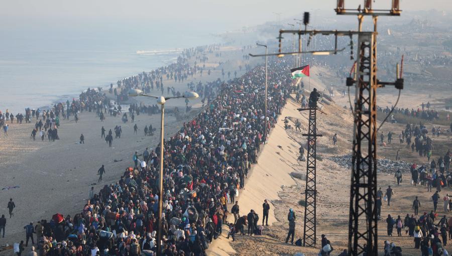 مئات آلاف النازحين يصلون شمال قطاع غزة بعد نزوح دام أكثر من 15 شهرا مئات آلاف النازحين يصلون شمال قطاع غزة بعد نزوح دام أكثر من 15 شهرا 27/1/2025 | المصدر: فلسطين الآن