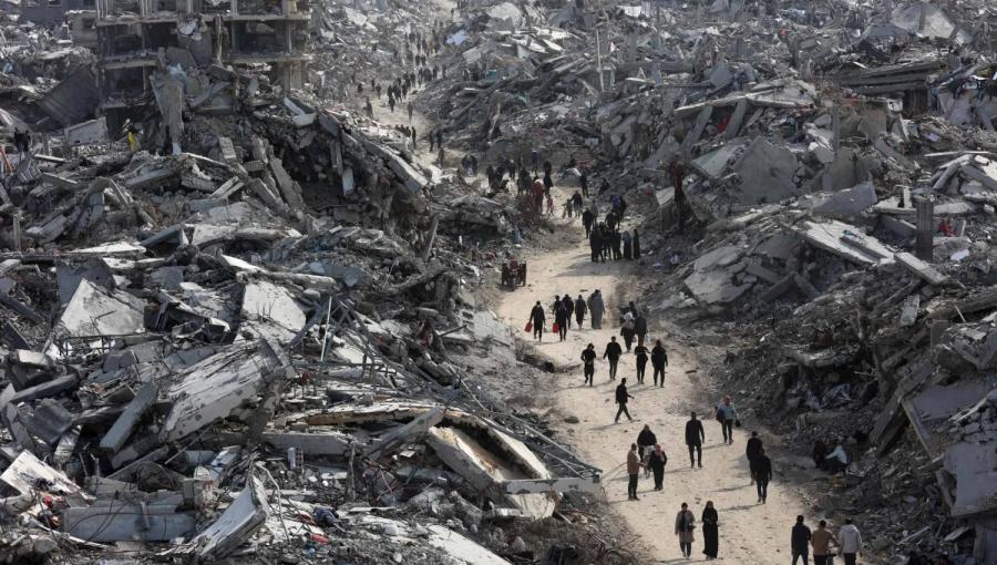 نازحون غزيون يعودون إلى مخيم جباليا شمال غزة بعد وقف إطلاق النار نازحون غزيون يعودون إلى مخيم جباليا شمال غزة بعد وقف إطلاق النار | المصدر: وكالة الأنباء الفرنسية