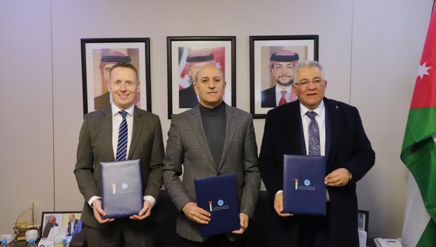 جانب من توقيع مذكرة تفاهم لإنشاء 3 مستشفيات ميدانية متخصصة في قطاع غزة - عمّان 20/5/2025 جانب من توقيع مذكرة تفاهم لإنشاء 3 مستشفيات ميدانية متخصصة في قطاع غزة - عمّان 20/5/2025