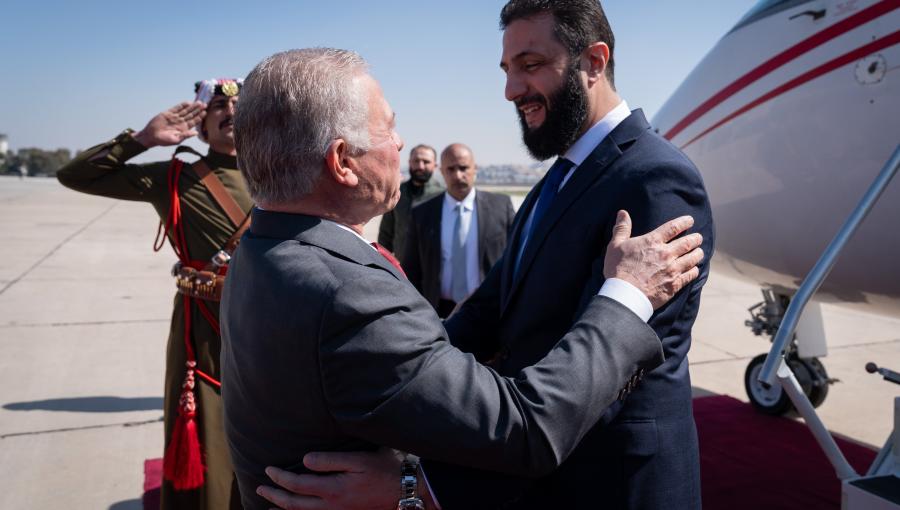 الملك عبد الله الثاني يستقبل الرئيس السوري أحمد الشرع في مطار ماركا الملك عبد الله الثاني يستقبل الرئيس السوري أحمد الشرع في مطار ماركا 26/2/2025 | المصدر: الديوان الملكي الهاشمي