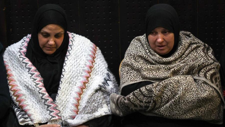 فلسطينيتان تشعران بخيبة الأمل بعد عرقلة نتنياهو الإفراج عن الدفعة الـ7 من الأسرى الفلسطينيين فلسطينيتان تشعران بخيبة الأمل بعد عرقلة نتنياهو الإفراج عن الدفعة الـ7 من الأسرى الفلسطينيين 22/2/2025 | المصدر: الوكالة الأوروبية للصور الصحفية