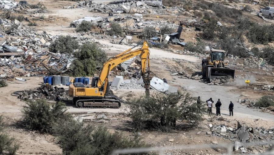 آليات الاحتلال تهدم منشآت بوقت سابق في الضفة الغربية | المصدر:الأناضول آليات الاحتلال تهدم منشآت بوقت سابق في الضفة الغربية | المصدر:الأناضول