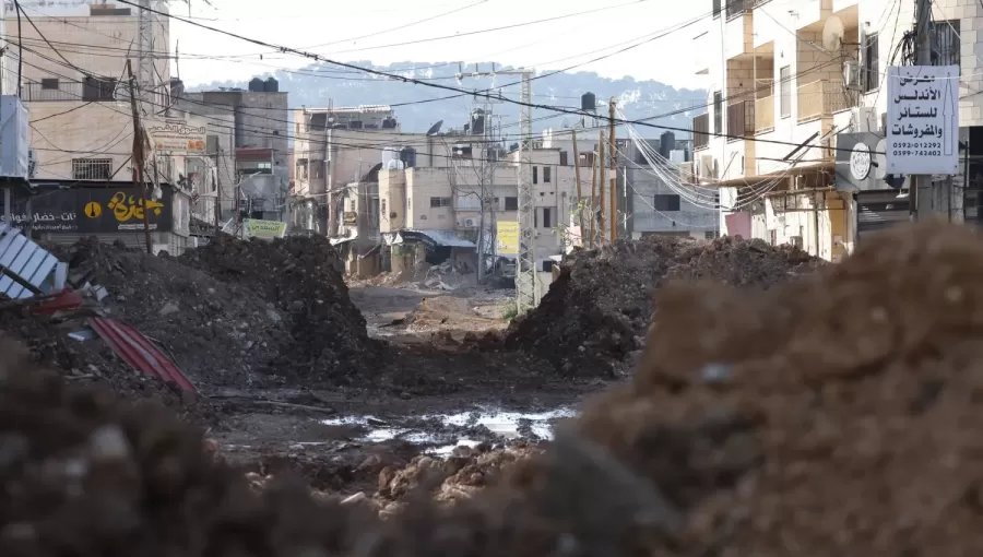 طريق مغلق خلال عملية عسكرية إسرائيلية في مدينة جنين بالضفة الغربية طريق مغلق خلال عملية عسكرية إسرائيلية في مدينة جنين بالضفة الغربية | المصدر: الوكالة الأوروبية للصور الصحفية