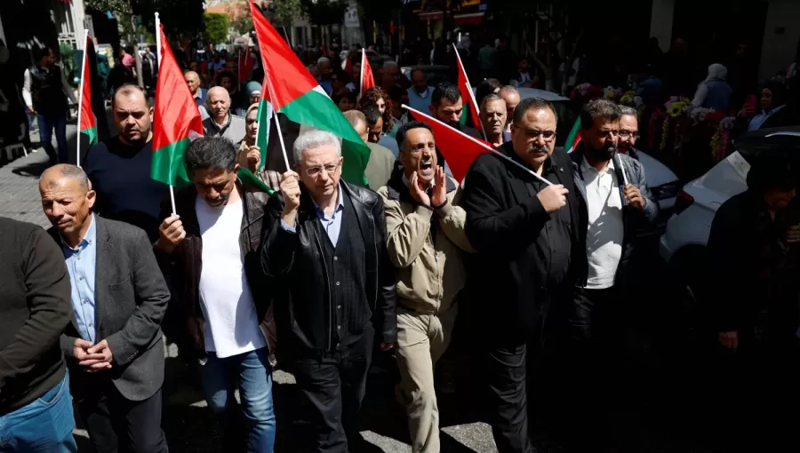 فلسطينيون يتظاهرون ضد العدوان على غزة في رام الله فلسطينيون يتظاهرون ضد العدوان على غزة في رام الله 5/4/2025 | المصدر: رويترز