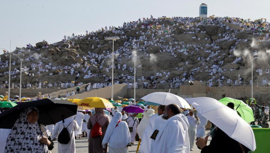 حجاج على جبل عرفة حجاج على جبل عرفة 2022 | المصدر: رويترز