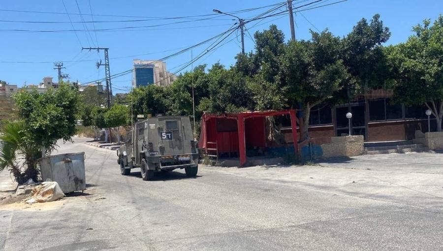 آلية للاحتلال عند مدخل بلدة يعبد جنوب جنين آلية للاحتلال عند مدخل بلدة يعبد جنوب جنين 25/6/2025 | المصدر: فلسطين بوست