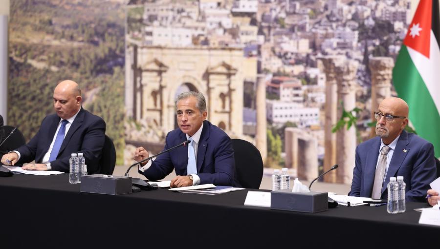 جعفر حسان جانب من جلسة مجلس الوزراء في محافظة جرش 22/7/2025 | المصدر: رئاسة الوزراء