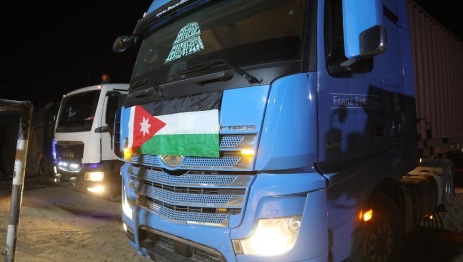 بعض الشاحنات ضمن القافلة إلى مستشفيات غزة بعض الشاحنات ضمن القافلة إلى مستشفيات غزة 20/8/2025 | المصدر: المملكة