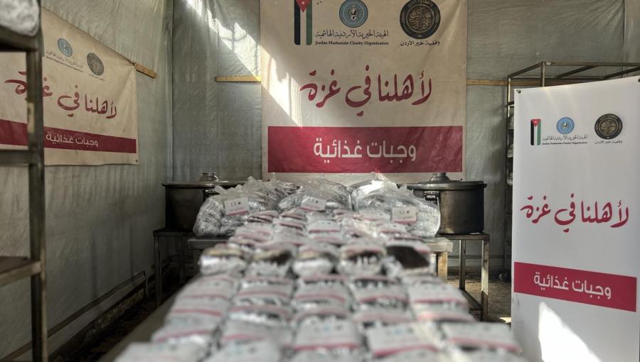 من مشروع الوجبات الغذائية للهيئة الخيرية الهاشمية من مشروع الوجبات الغذائية للهيئة الخيرية الهاشمية | أرشيفية