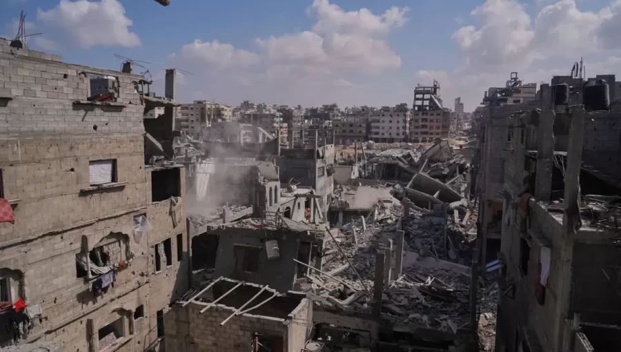 مبان مدمرة نتيجة غارات الاحتلال على مدينة غزة مبان مدمرة نتيجة غارات الاحتلال على مدينة غزة | أسوشييتد برس